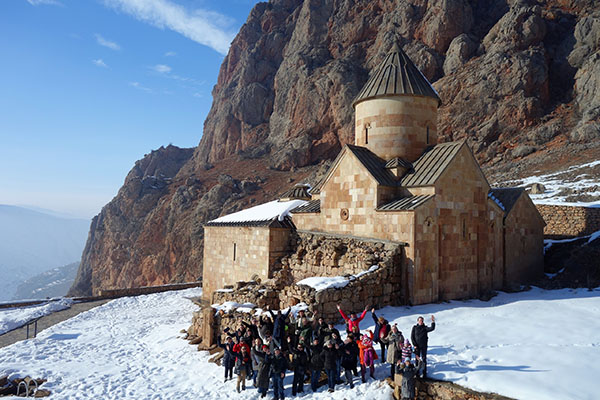 Клуб Иван да Марья монастырь Нораванк Армения зимой